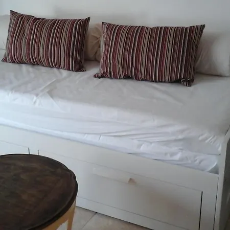 Kira Guest house