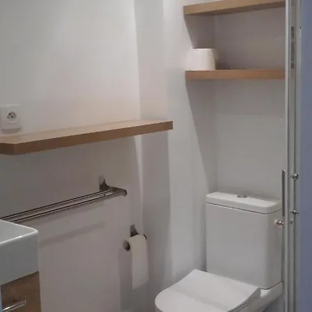 Kira Guest house